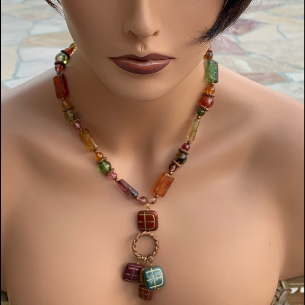 Multi-Colored Round And Squared Beaded Nacklace - image 1